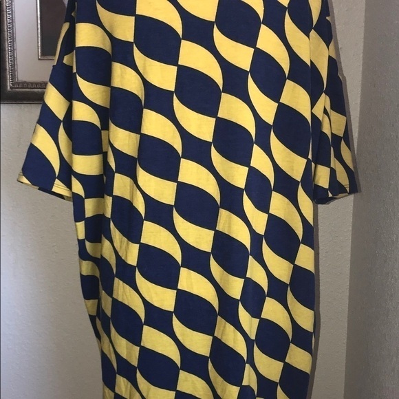 LuLaRoe Tops - Lularoe NWT Irma top